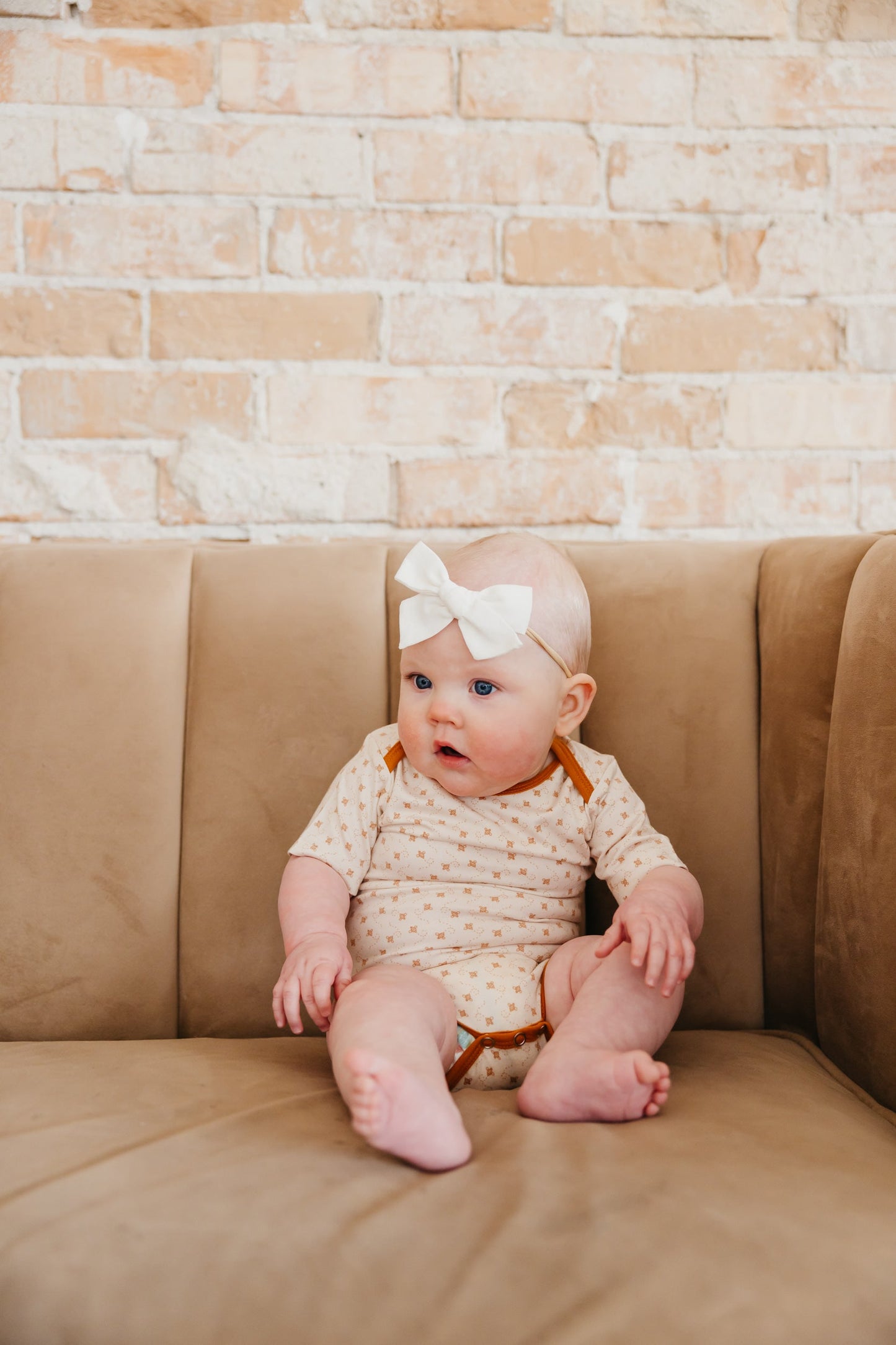 Short Sleeve Bodysuit - Hunnie