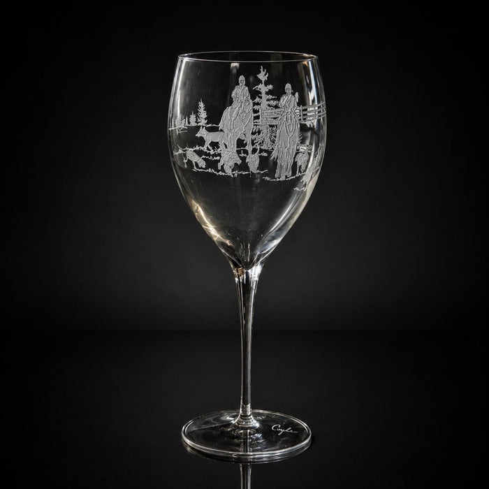 11 oz crystal white wine glass featuring a hand-etched Fox and Hounds scene on a clear glass stemware silhouette.