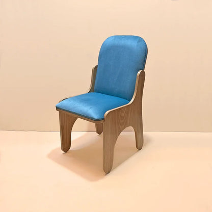 Luxury Blue Velvet Kids’ Chair with Ergonomic Curved Wooden Frame or Modern Handcrafted Junior Study and Dining Chair for Playrooms and Bedrooms