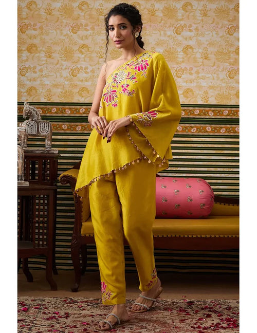 Mehr One-Shoulder Top Set