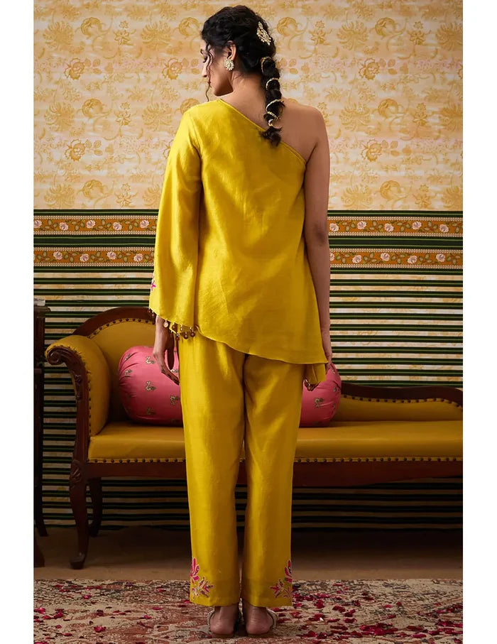 Mehr One-Shoulder Top Set