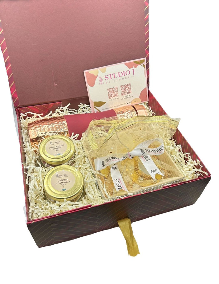 PREMIUM GIFT PACKAGING WITH DIYA, COPPER BOTTLE AND TEA
