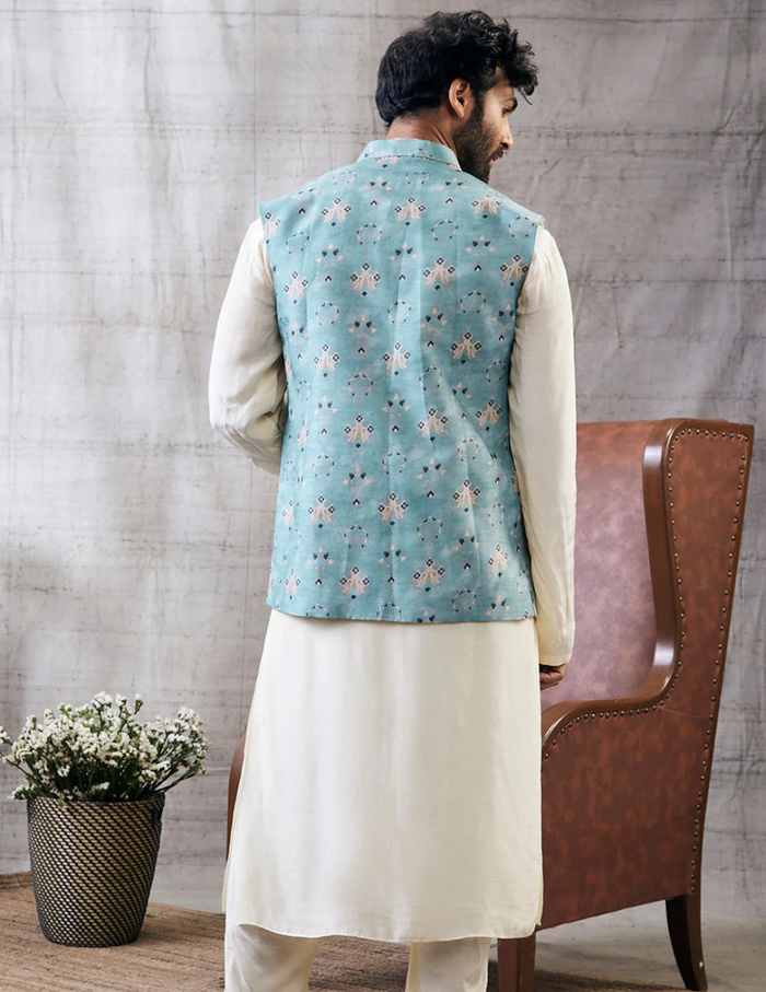 Sarouk Bundi With Kurta Set