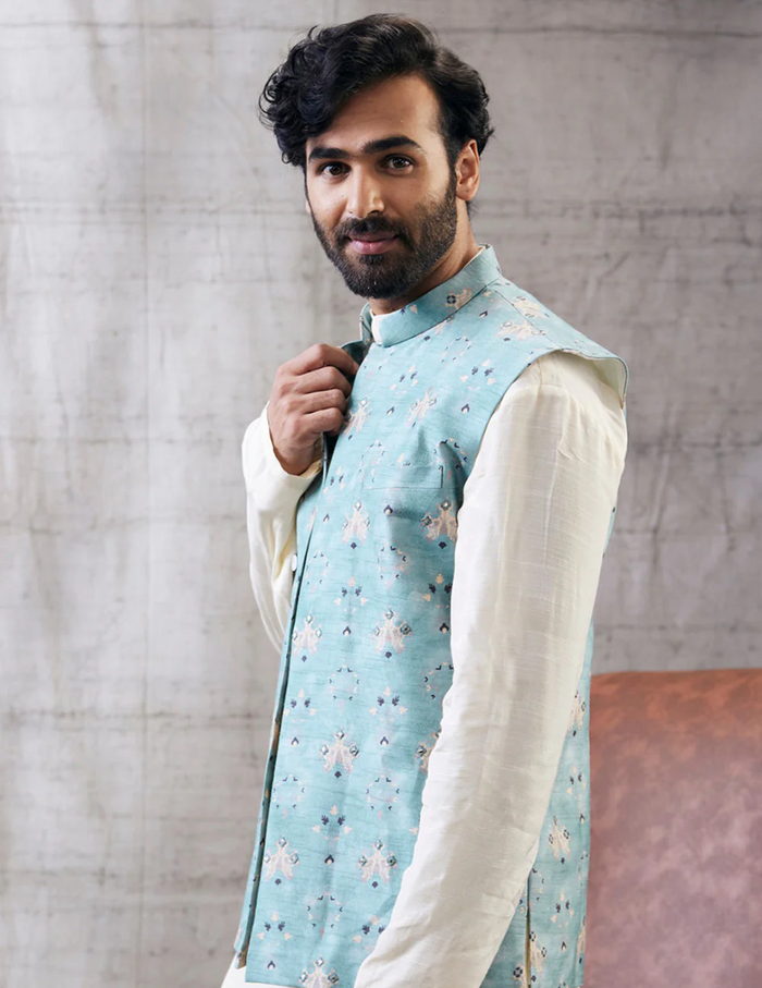 Sarouk Bundi With Kurta Set