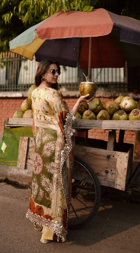 Street Side Nariyal Kaftan