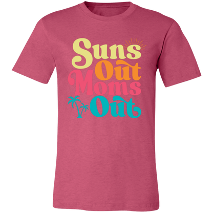 Suns Out Moms Out graphic t-shirt in Heather Raspberry